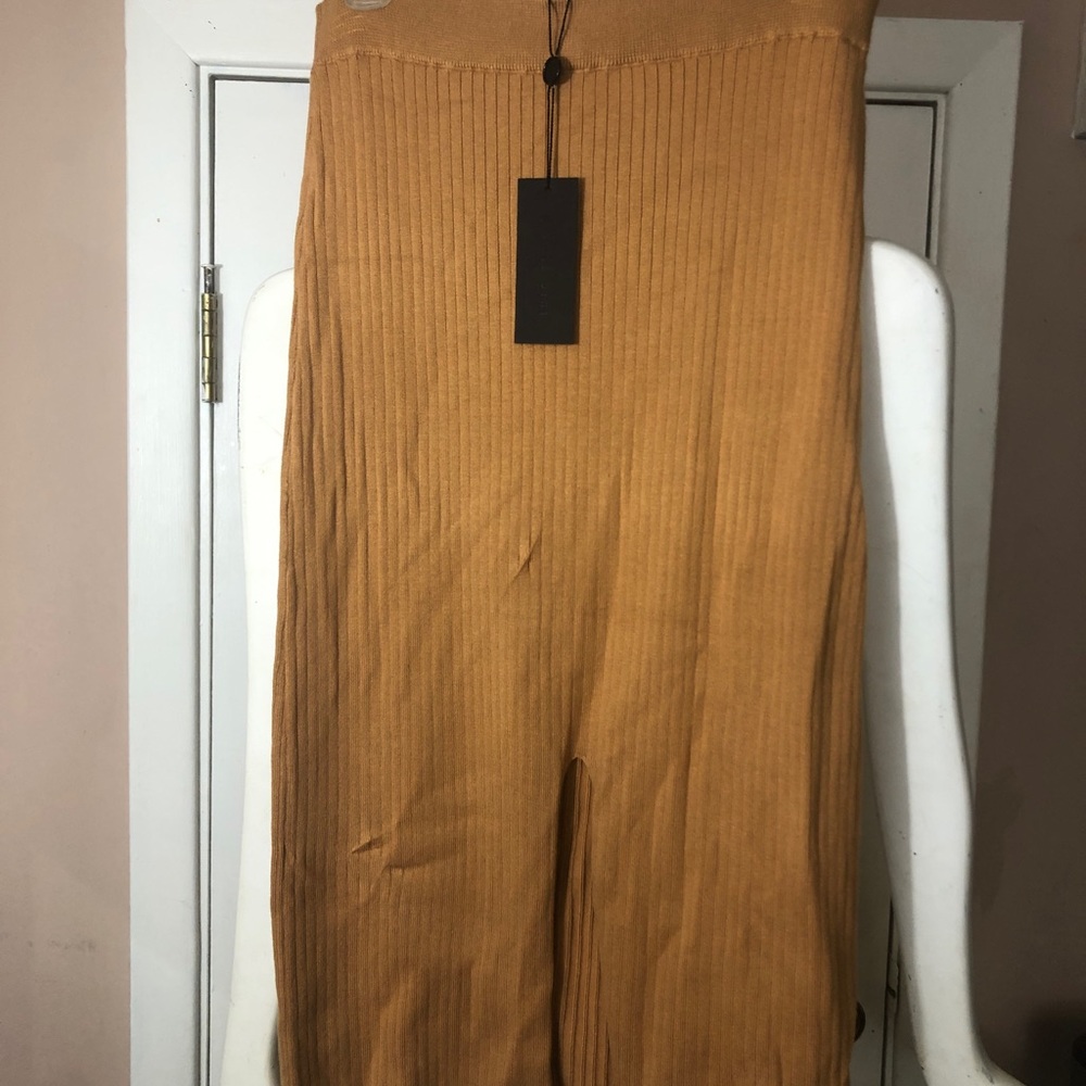 NWT Gianni Bini Skirt Large Madi Sweater Front Slit Midi Tan goldenrod color